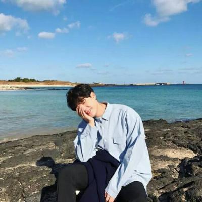 超酷的帅气qq头像 男生 阳光背影图片