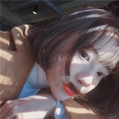 qq闺蜜黑白头像女生图片