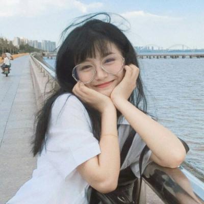 qq闺蜜黑白头像女生图片