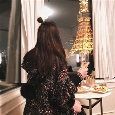 qq头像个性网女生半裸图片