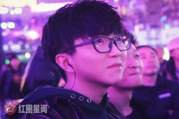 毛不易华晨宇关系如何 毛不易粉丝碰瓷华晨宇怎么回事