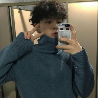 2018微信动漫领带男生头像图片