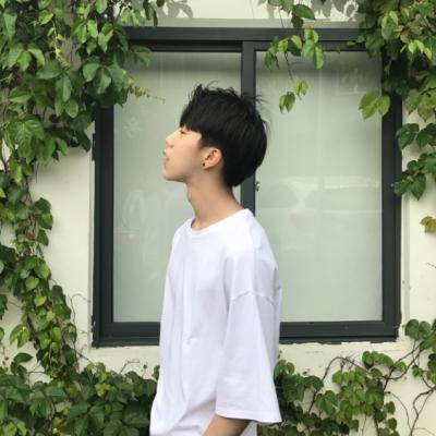 2018最火男生分手后换微信头像说明什么图片
