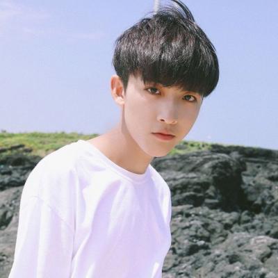 2018最火男生分手后换微信头像说明什么图片