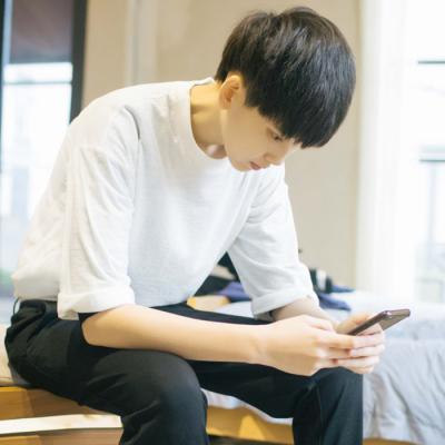 2018最火男生分手后换微信头像说明什么图片