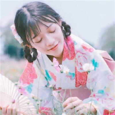 韩版短发女生头像高冷图片