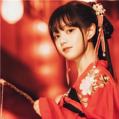 韩版短发女生头像高冷图片