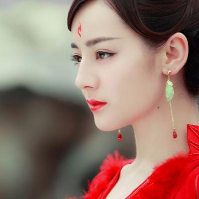 韩版短发女生头像高冷图片