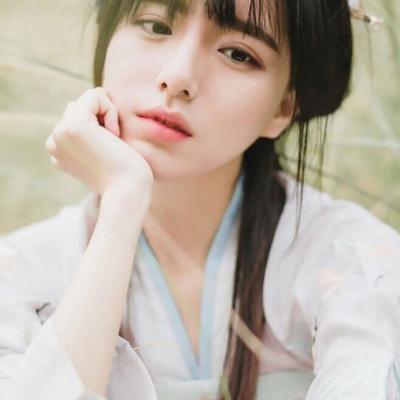 韩版短发女生头像高冷图片