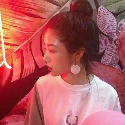 短发霸气女生头像图片图片