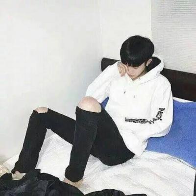 2018最新干净帅气小哥哥微博头像男生头像精选文字图片