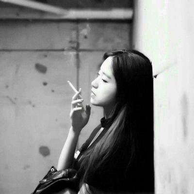 qq头像动漫女生白色