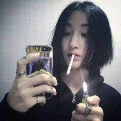 qq头像动漫女生白色图片