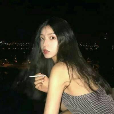 qq头像动漫女生白色图片