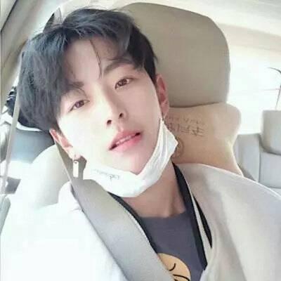 2018最新男生动漫头像越傻越好图片