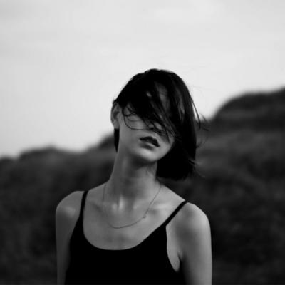 女生霸道带字头像超拽图片