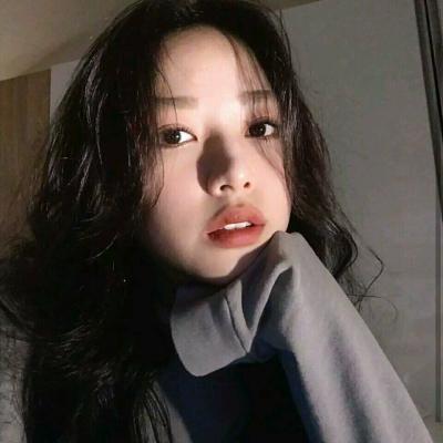 伤感图片短发女生头像图片