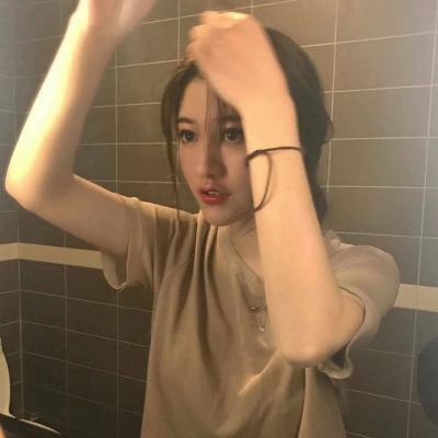 伤感图片短发女生头像图片