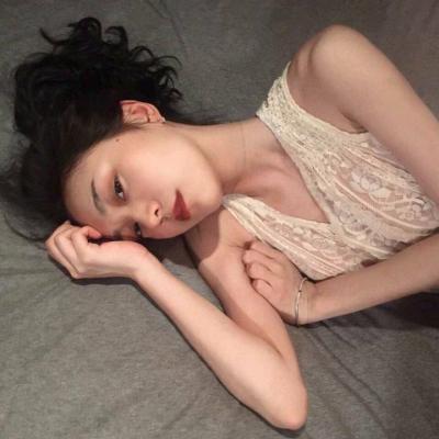 伤感图片短发女生头像图片