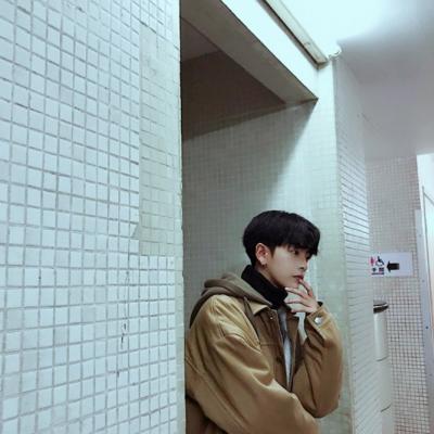 青春时尚潮流旁边有涂鸦的男生头像图片