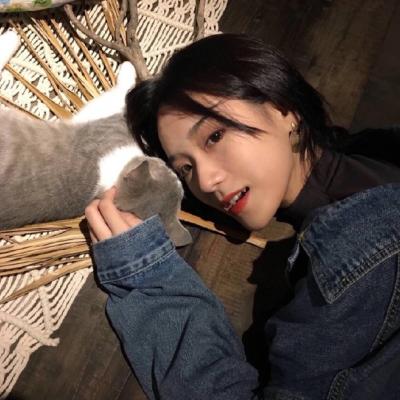 男生暗恋女生的qq头像图片