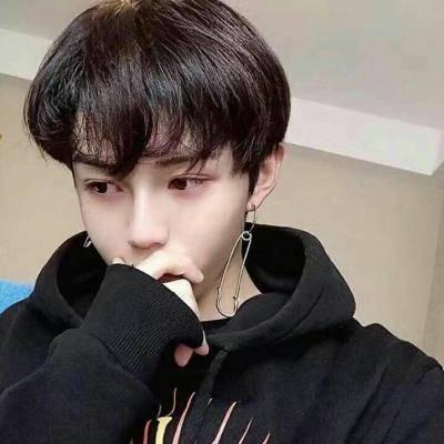 清爽干净的微信动漫男生帅气情侣头像图片