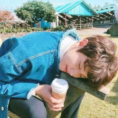 清爽干净的微信动漫男生帅气情侣头像图片