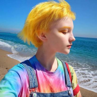 qq头像女生染发彩色图片