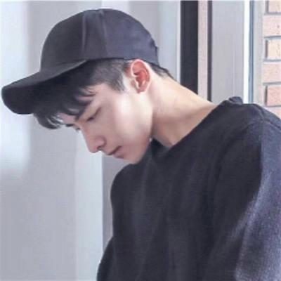 戴帽子的蓝色微信头像 男生图片