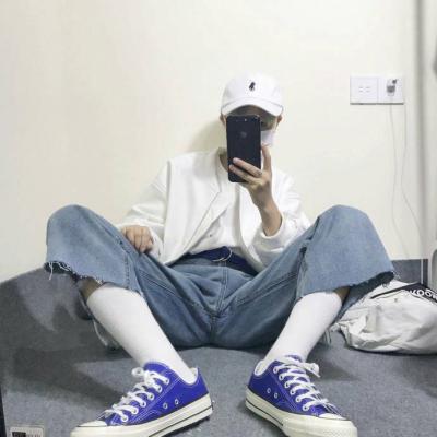 戴帽子的蓝色微信头像 男生图片