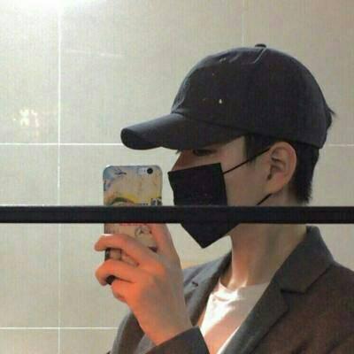 戴帽子的蓝色微信头像 男生图片
