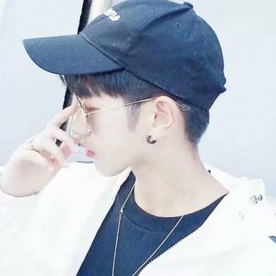 戴帽子的蓝色微信头像 男生图片