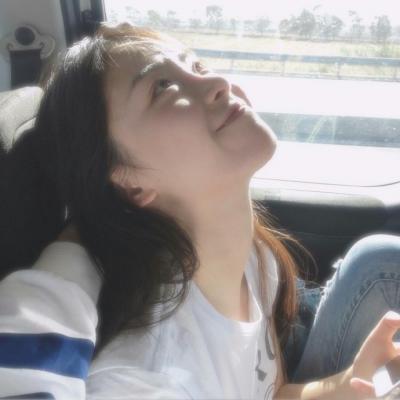 高冷女生卡通背面头像图片