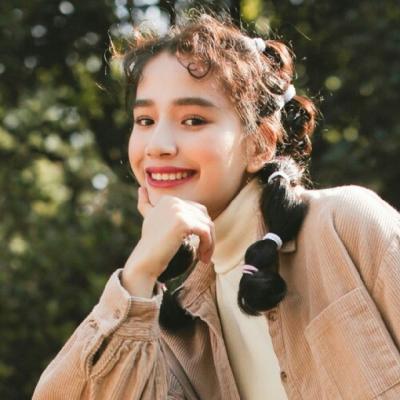高冷女生卡通背面头像图片