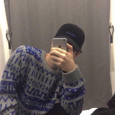 成熟稳重的社会人黑白头像男生