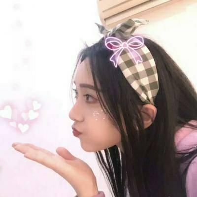 强颜欢笑女生欧美头像图片