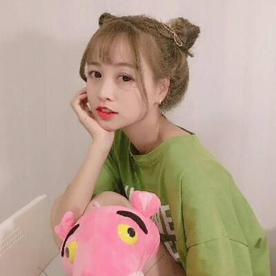 强颜欢笑女生欧美头像