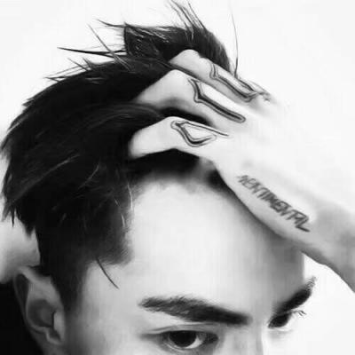 伤感颓废头像是小孩的男生图片