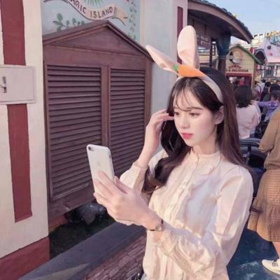 qq动态头像女生黑白图片