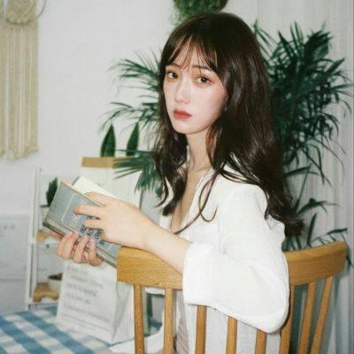 qq动态头像女生黑白图片