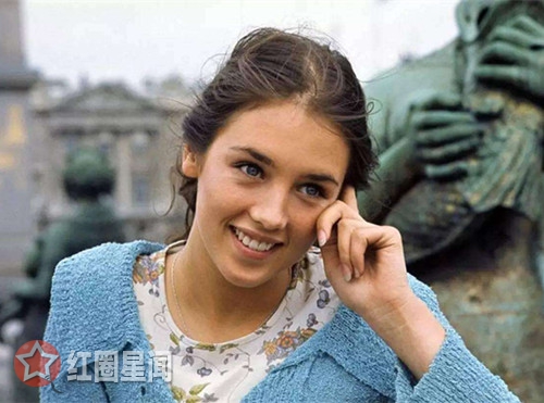 阿佳妮为什么整容 时隔多年阿佳妮亮相戛纳因整容惹非议