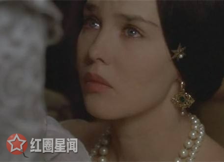 阿佳妮为什么整容 时隔多年阿佳妮亮相戛纳因整容惹非议图片