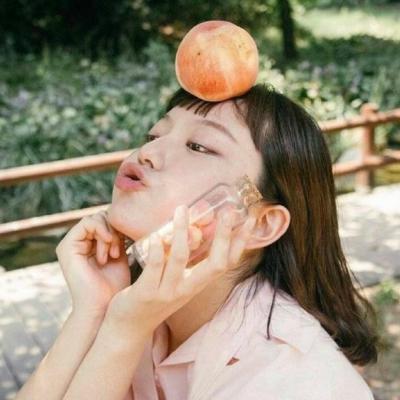 qq头像女生纯文字黑白图片