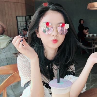 qq头像女生纯文字黑白