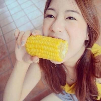 qq头像女生纯文字黑白图片