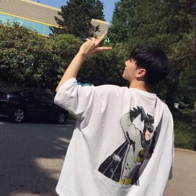 成熟帅气超好看的男生头像简约背景图片