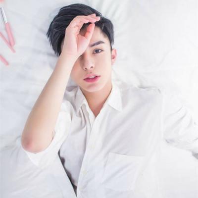阳光帅气的微信最霸气的qq头像动漫男生