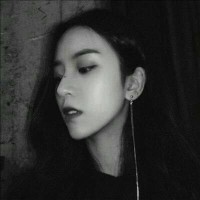 伤感头像女生带字大图图片