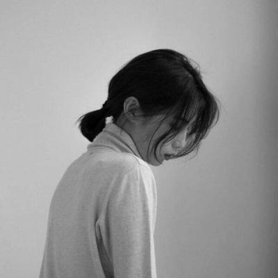 伤感头像女生带字大图图片