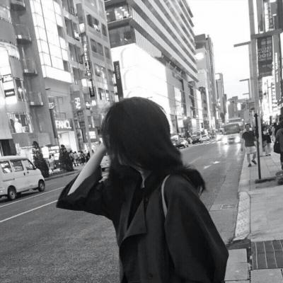 伤感头像女生带字大图图片